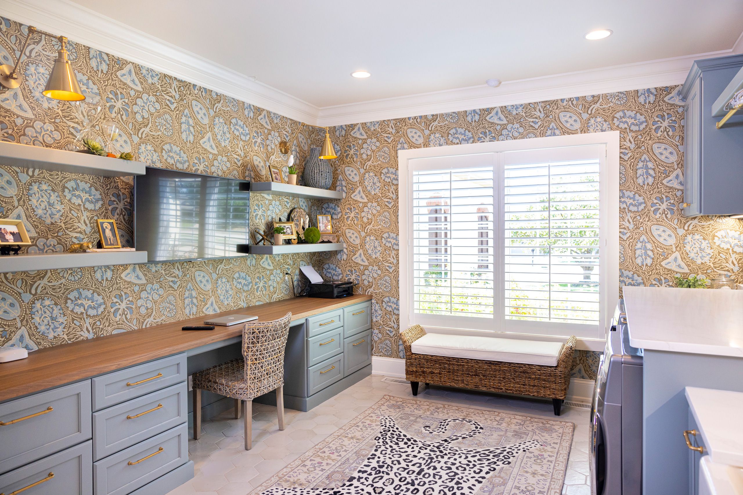 laundry room interior designer